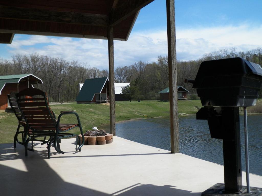 Serenity Springs - Michigan City Hotel Springfield Ruang foto