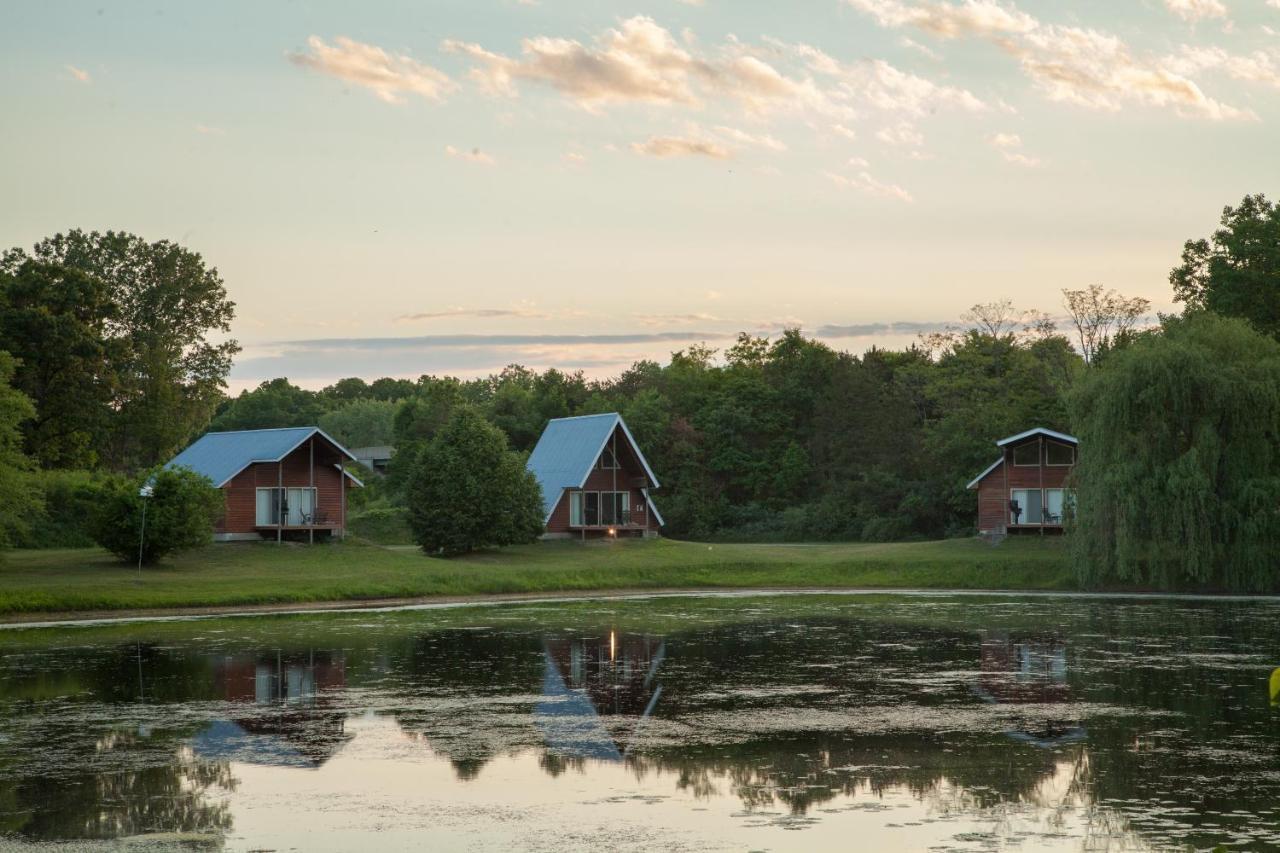Serenity Springs - Michigan City Hotel Springfield Bagian luar foto